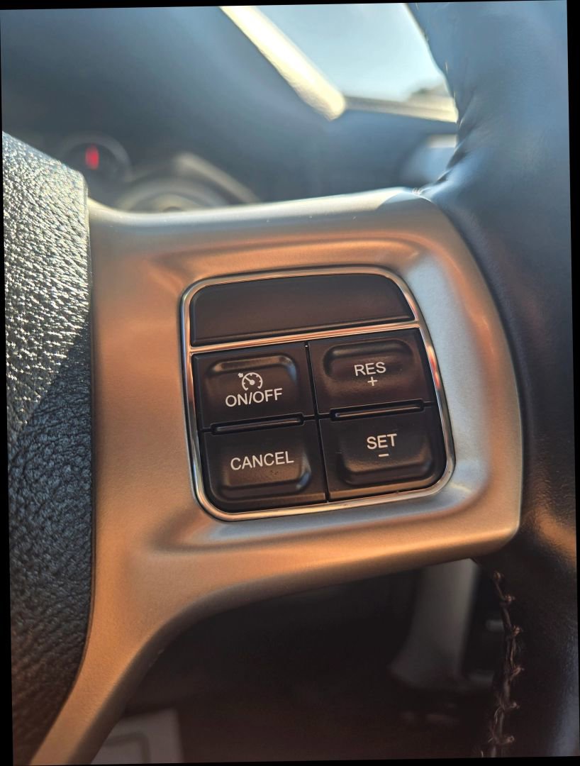 Used 2015 RAM 2500 Laramie image 18