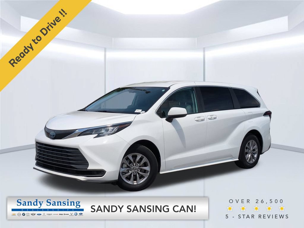Used 2022 Toyota Sienna LE FWD image 1