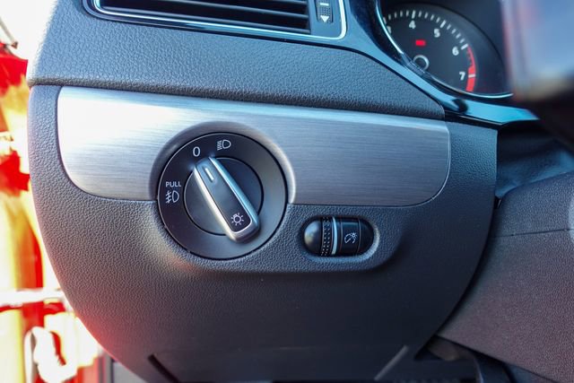 Used 2016 Volkswagen Jetta Sport w/ Lighting Package image 16