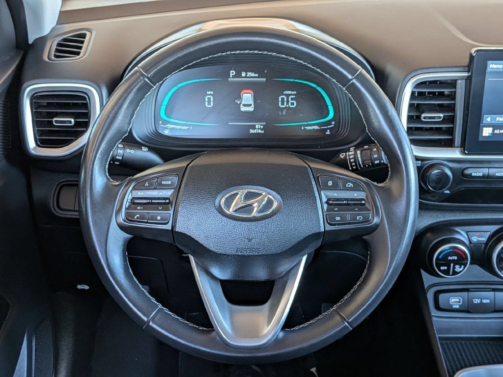 Used 2025 Hyundai Venue SEL FWD image 16