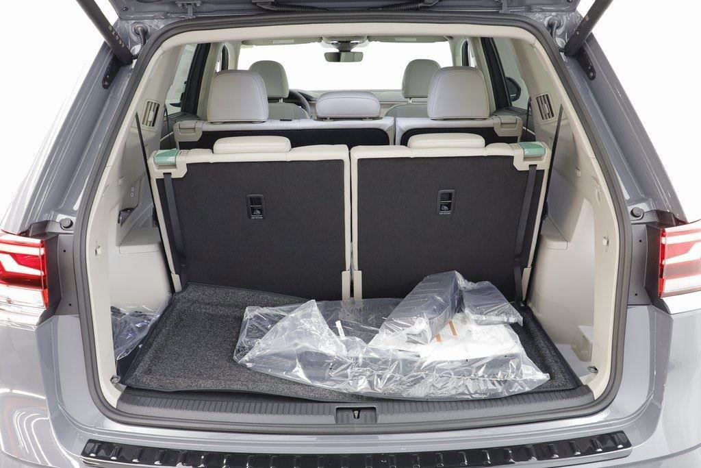 New 2026 Volkswagen Atlas SEL Premium R-Line image 17