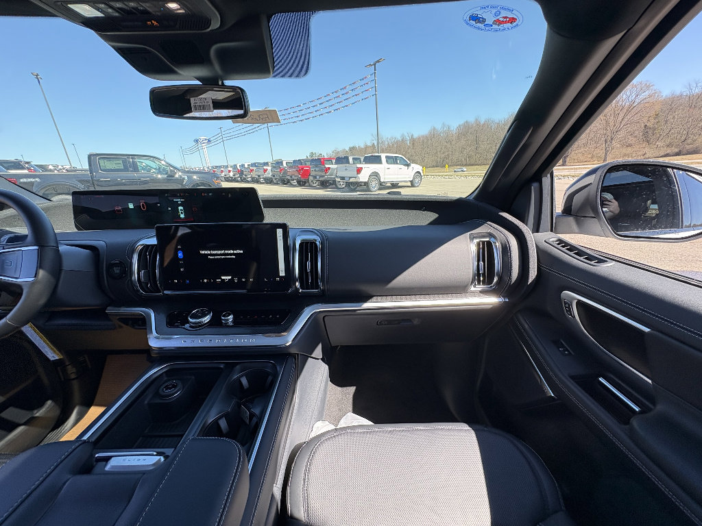 New 2026 Ford Expedition Platinum image 25