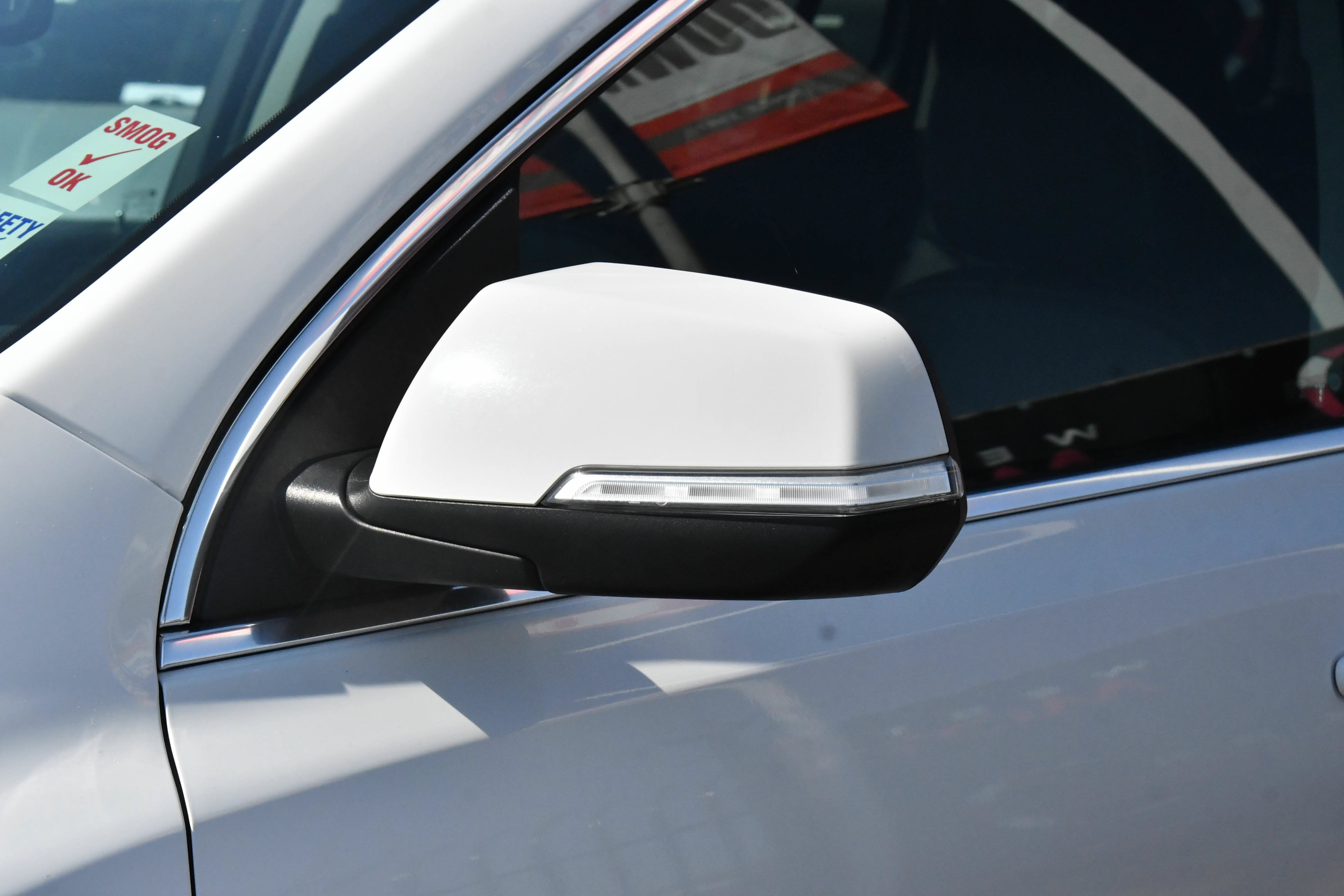 Used 2023 GMC Acadia SLT FWD image 13