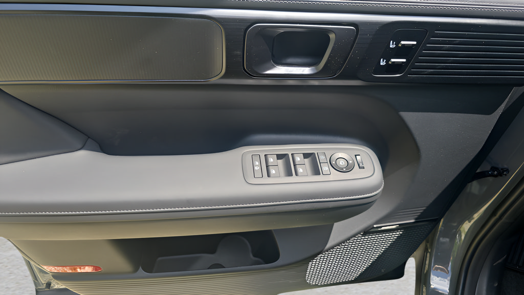 New 2026 Hyundai Santa Fe Calligraphy AWD/4WD image 16