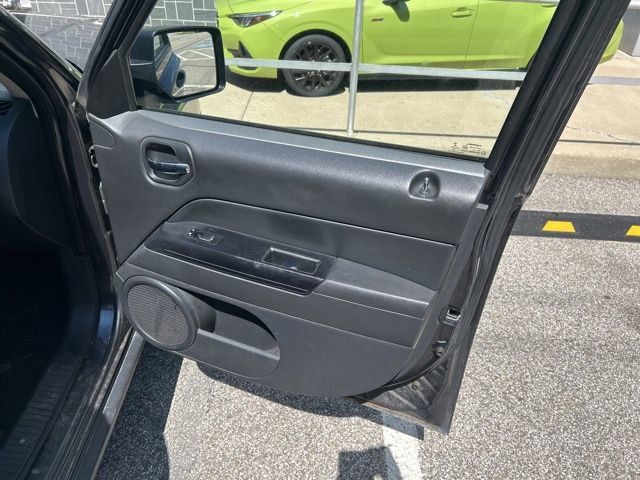 Used 2014 Jeep Patriot Sport w/ Power Value Group image 25