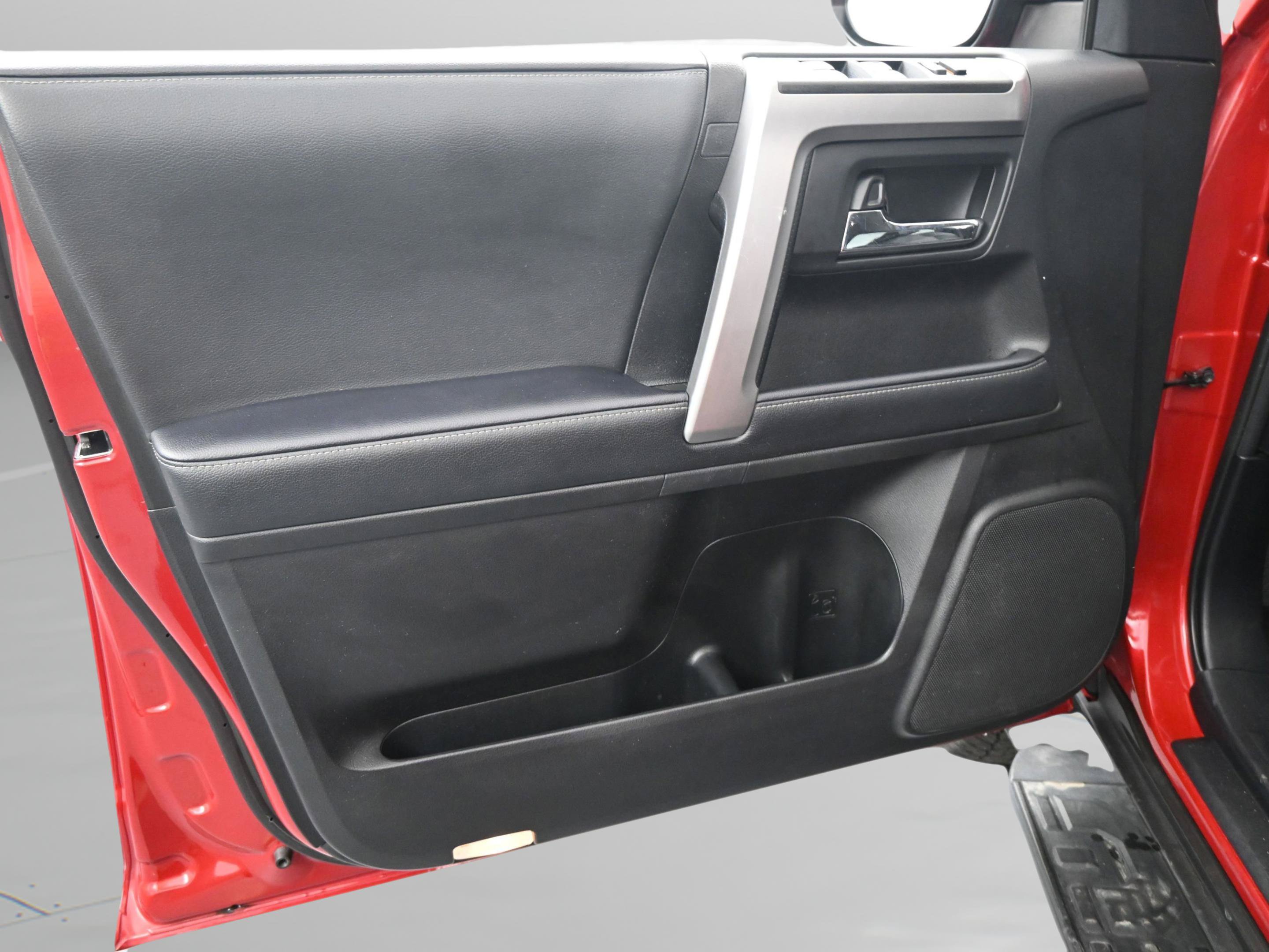 Certified 2024 Toyota 4Runner SR5 AWD/4WD image 32