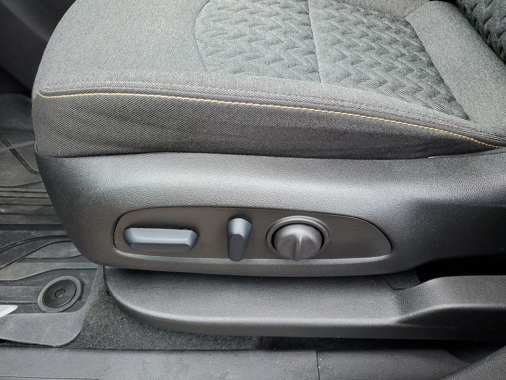 Certified 2024 Chevrolet Equinox LT w/ LPO, Floor Liner Package FWD image 6