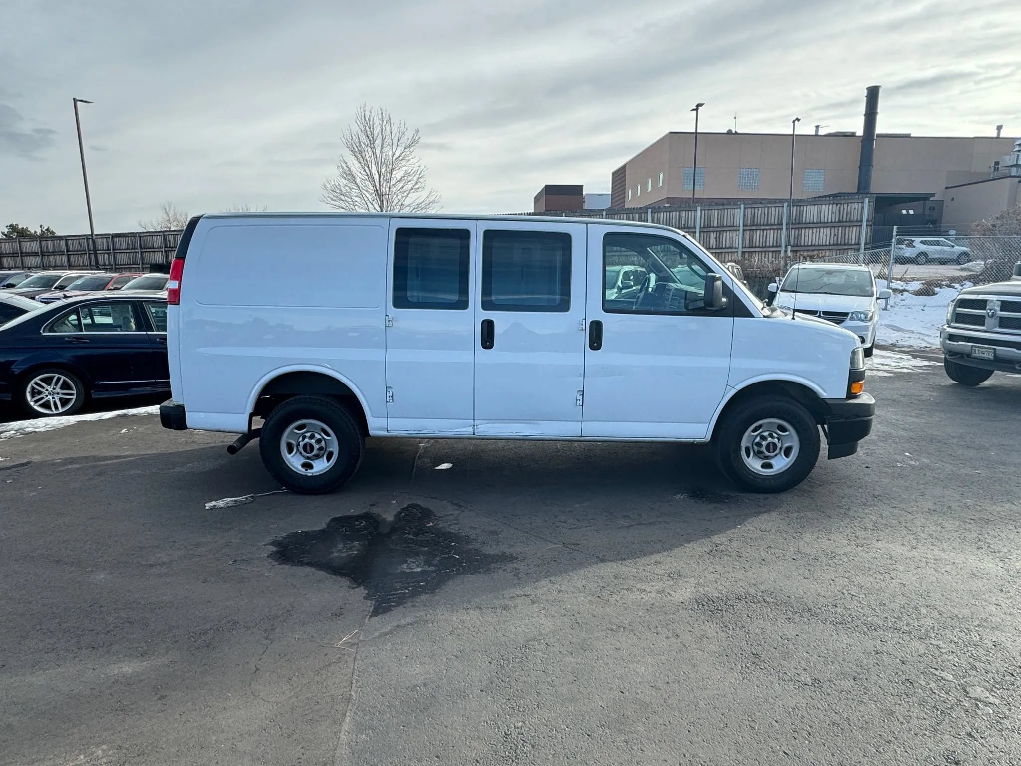 Used 2021 GMC Savana 2500 w/ Driver Convenience Package RWD image 9