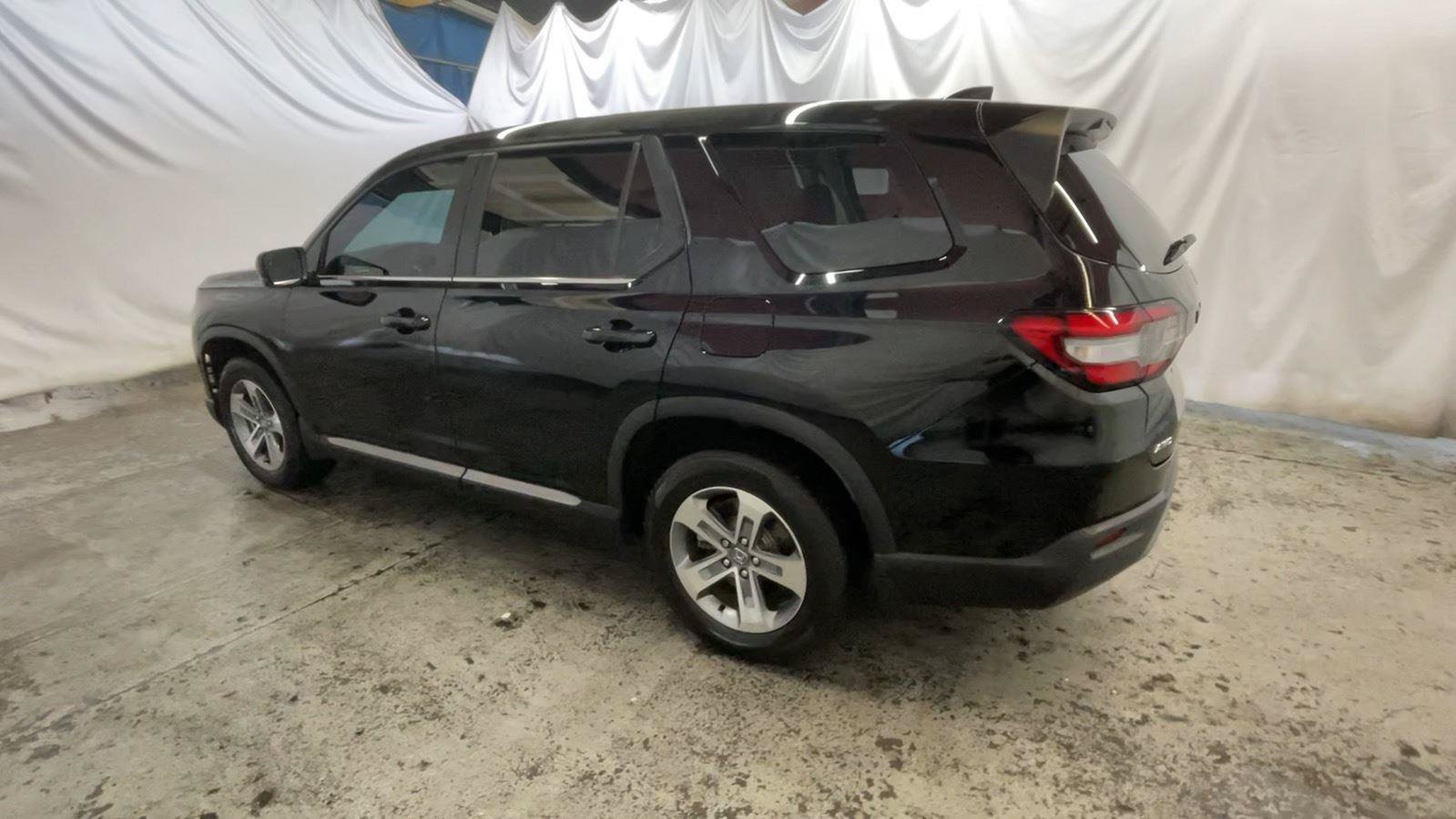 Certified 2025 Honda Pilot EX-L image 10
