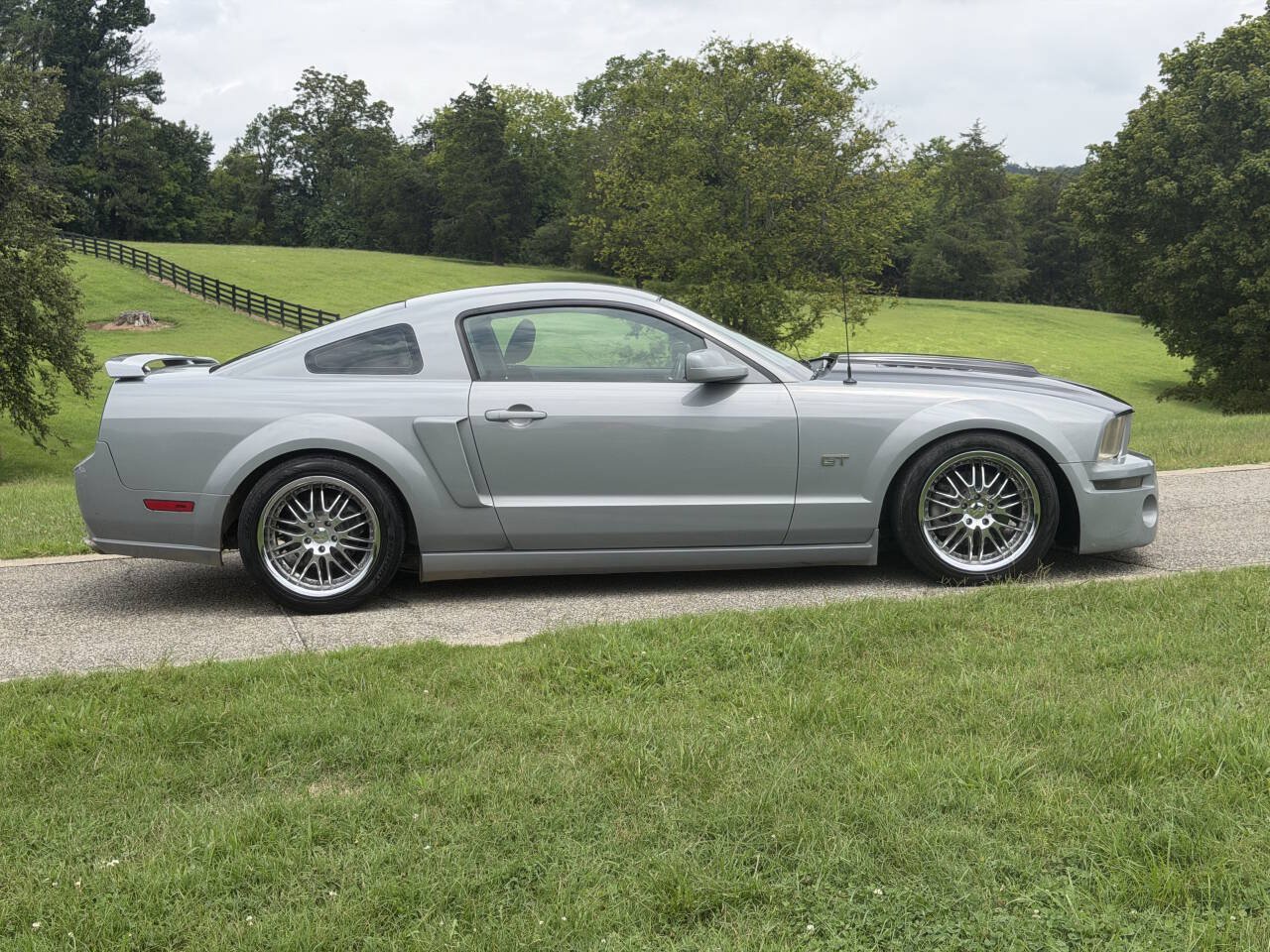 Used 2005 Ford Mustang GT Premium RWD image 35