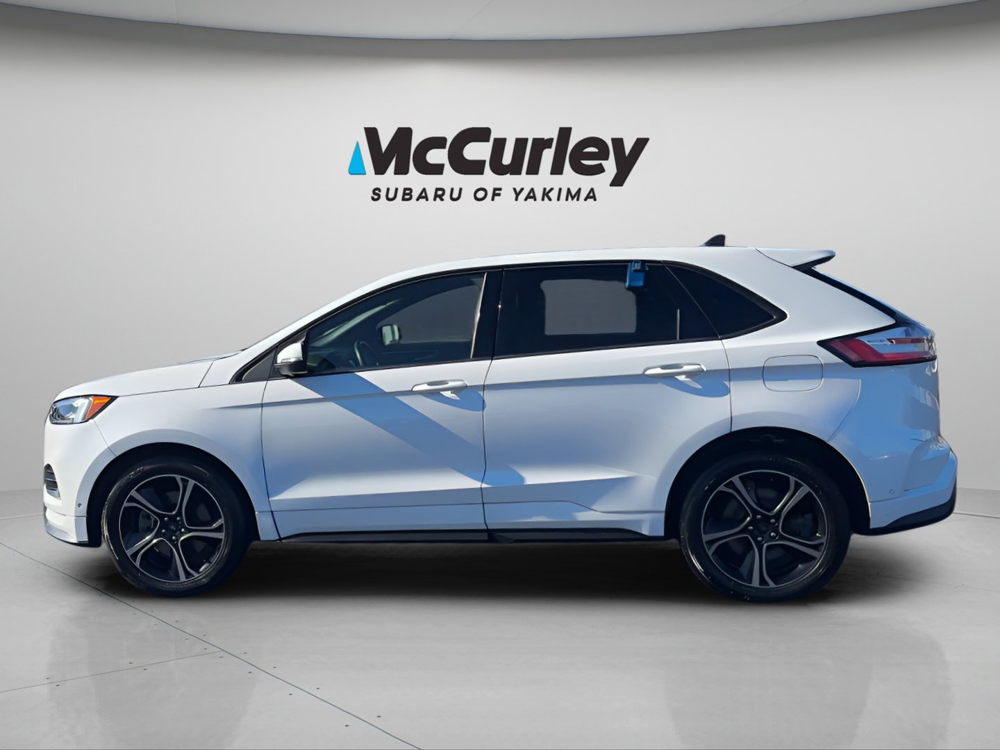 Used 2020 Ford Edge ST w/ Equipment Group 401A image 2