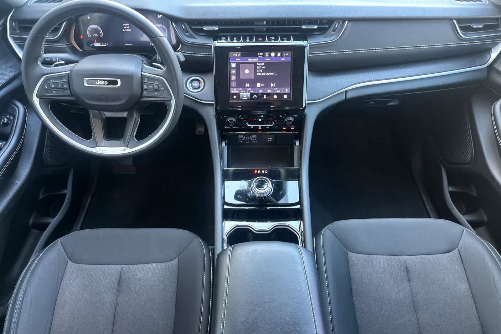 Certified 2023 Jeep Grand Cherokee Laredo w/ Luxury Tech Group I AWD/4WD image 3