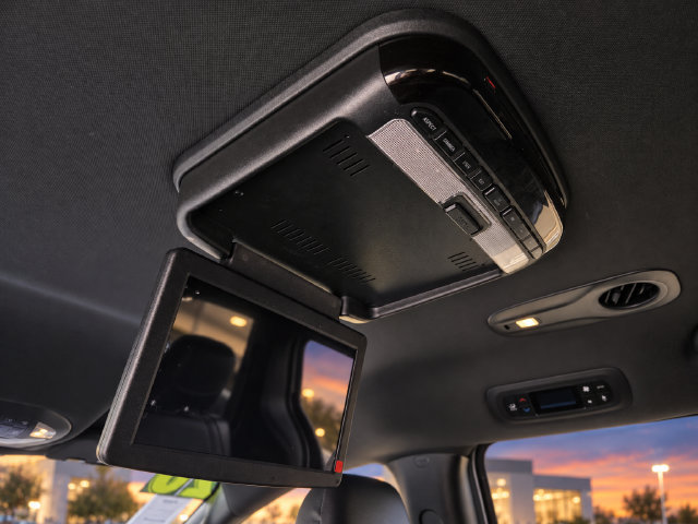 Used 2020 Chrysler Pacifica Touring-L w/ S Appearance Package FWD image 17