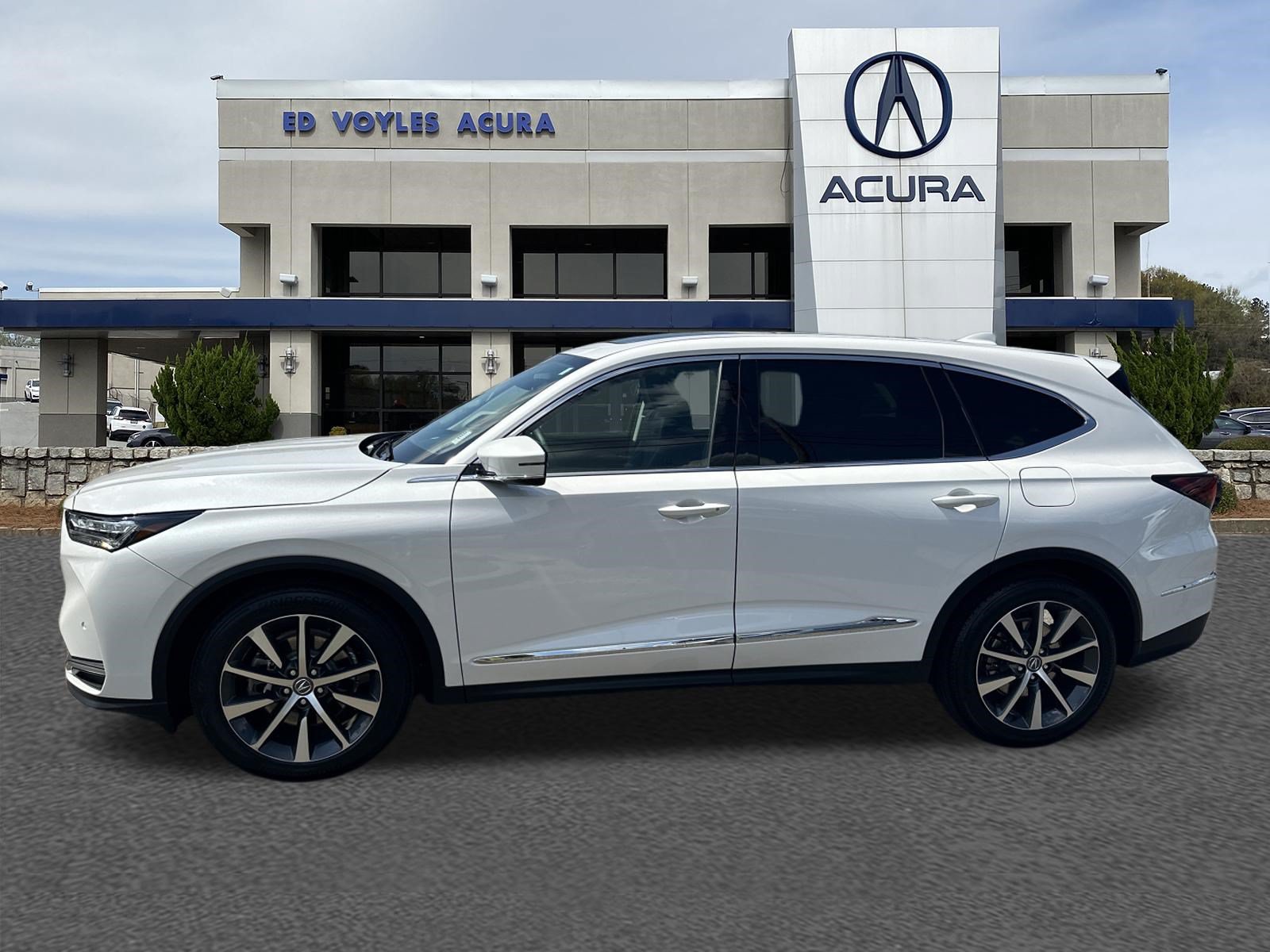 Certified 2026 Acura MDX w/ Technology Package FWD image 8