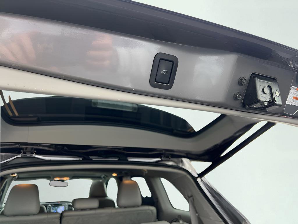 Used 2018 Toyota Highlander XLE image 25