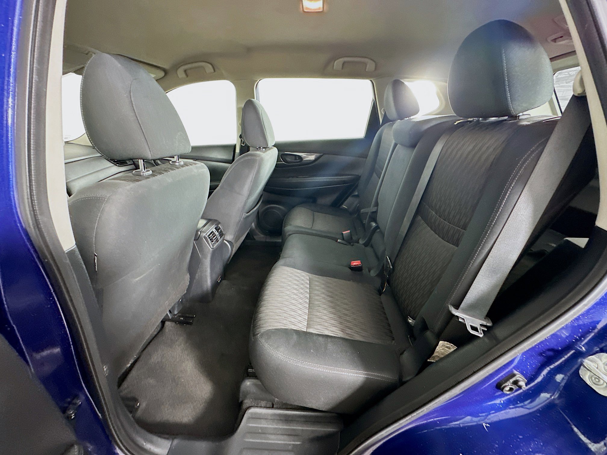 Used 2020 Nissan Rogue S FWD image 26