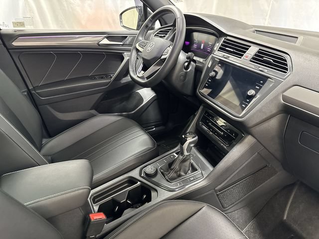 Used 2023 Volkswagen Tiguan SE R-Line AWD/4WD image 26