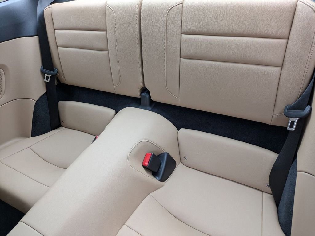 Used 2024 Porsche 911 Carrera w/ Premium Package image 31