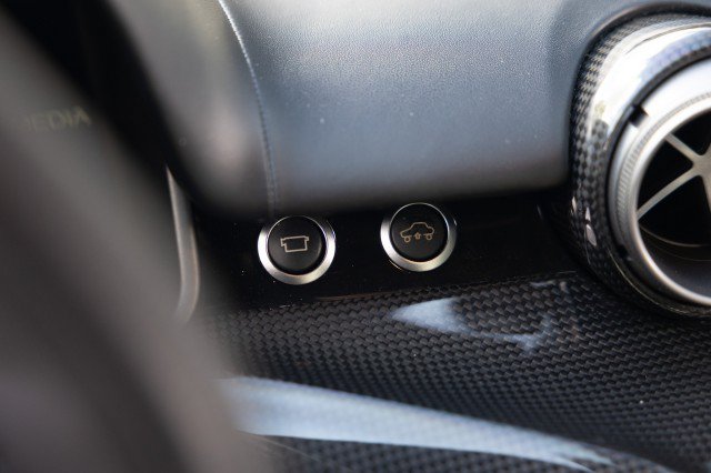 Used 2015 Ferrari F12 Berlinetta RWD image 45