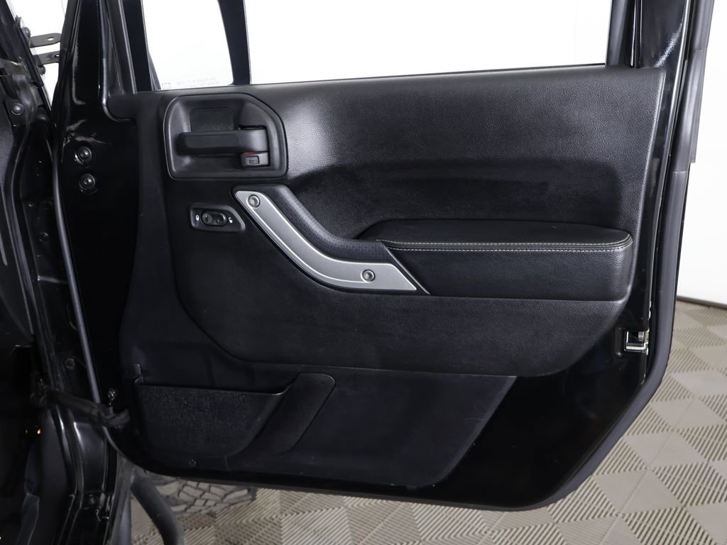 Used 2014 Jeep Wrangler Unlimited Rubicon AWD/4WD image 20