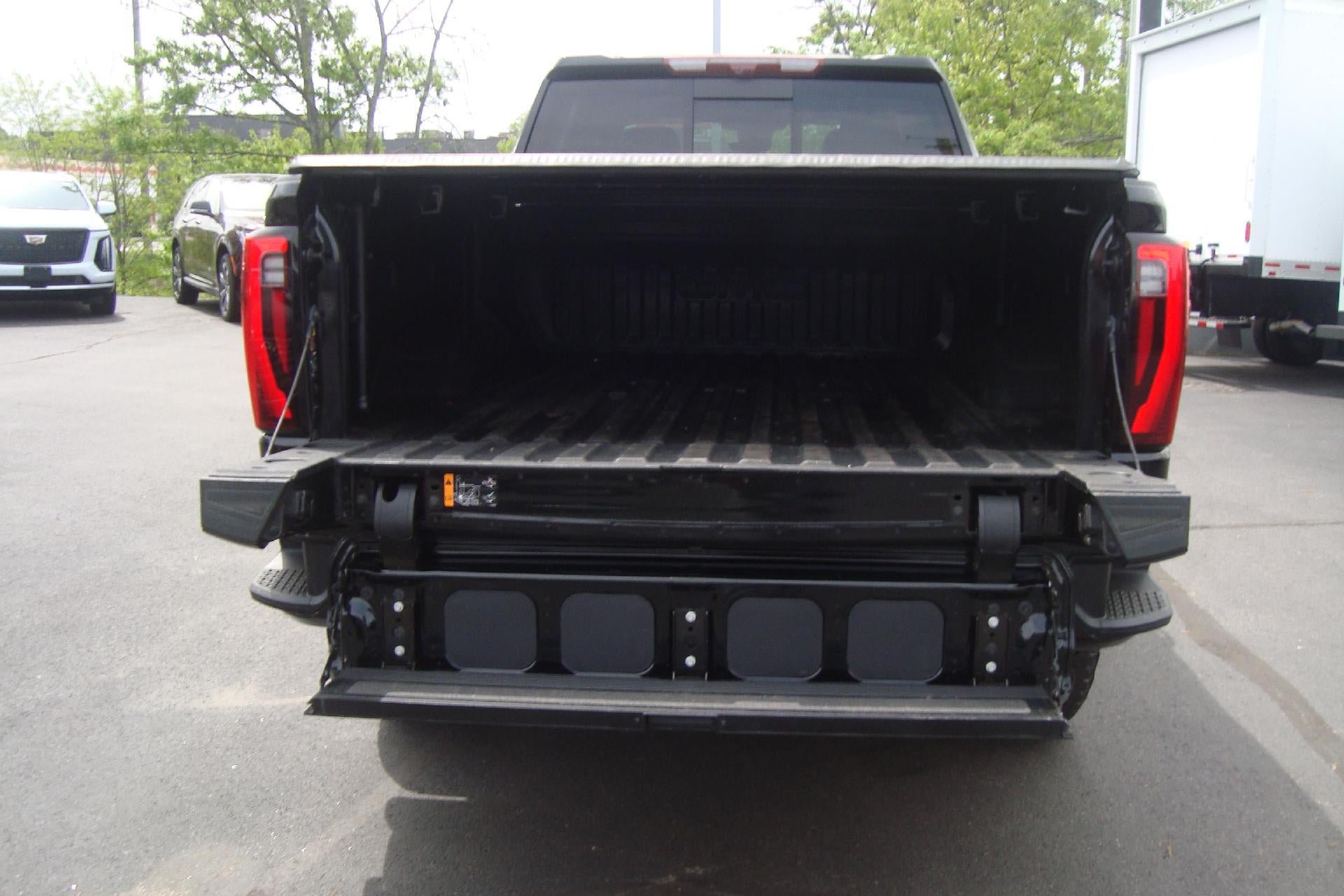 Certified 2025 GMC Sierra 2500 Denali w/ Denali Reserve Package AWD/4WD image 6