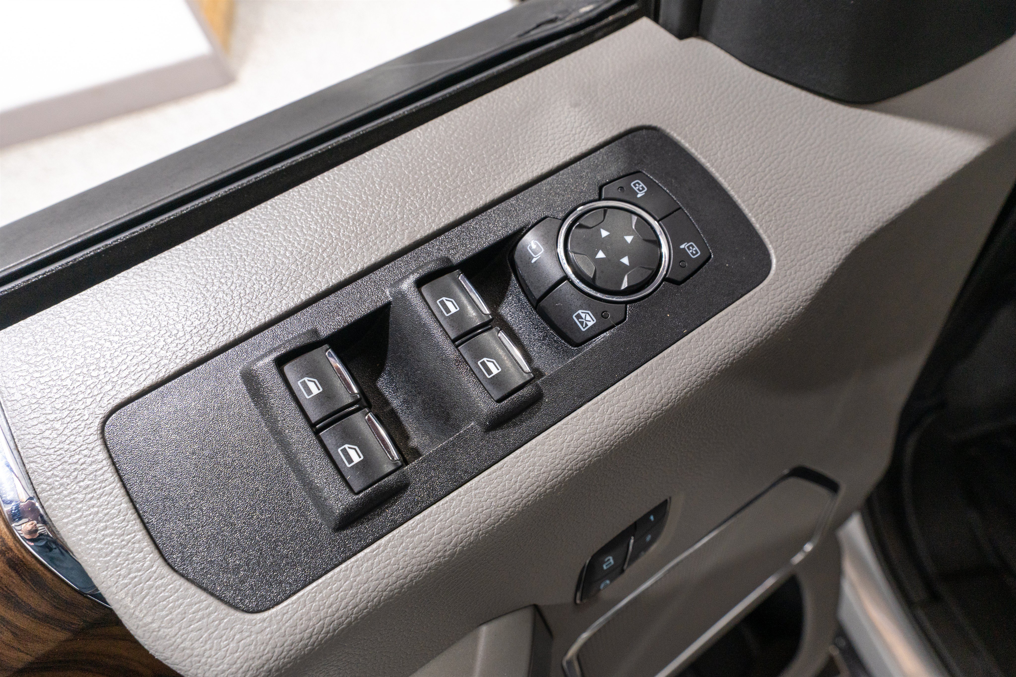 Used 2018 Ford F150 Lariat AWD/4WD image 16