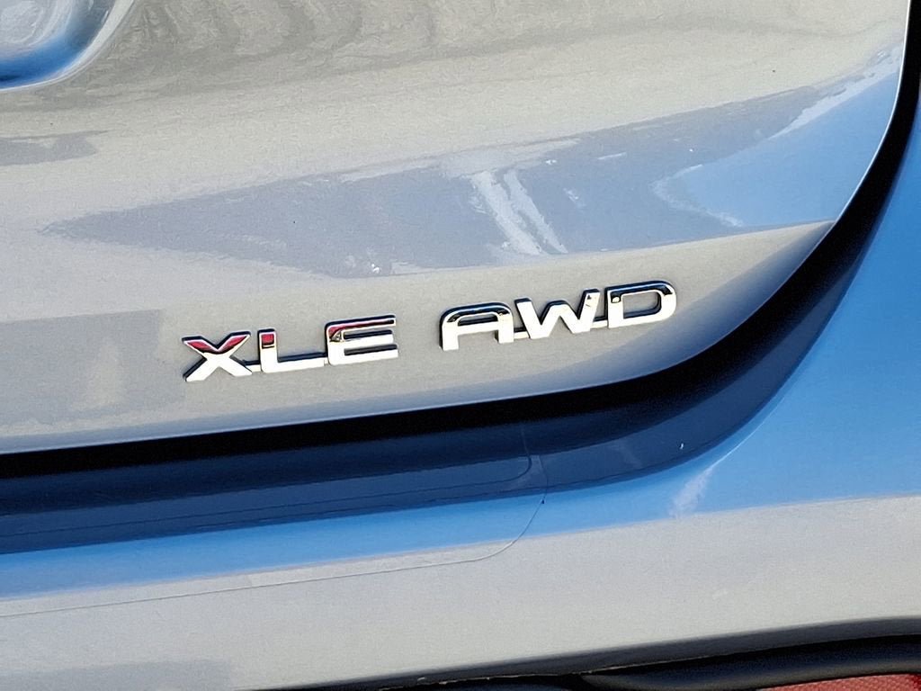 Used 2023 Toyota Highlander XLE AWD/4WD image 34
