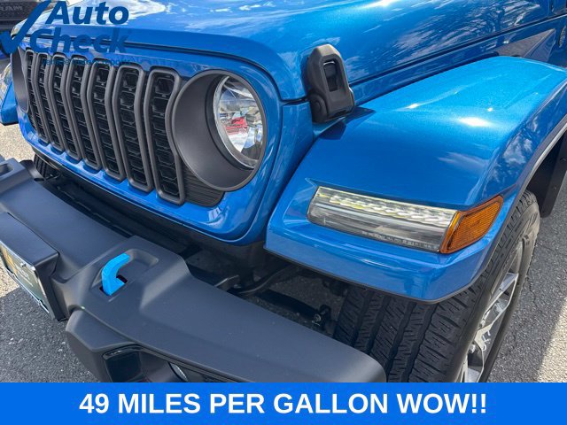 Used 2024 Jeep Wrangler Unlimited w/ Convenience Group AWD/4WD image 32