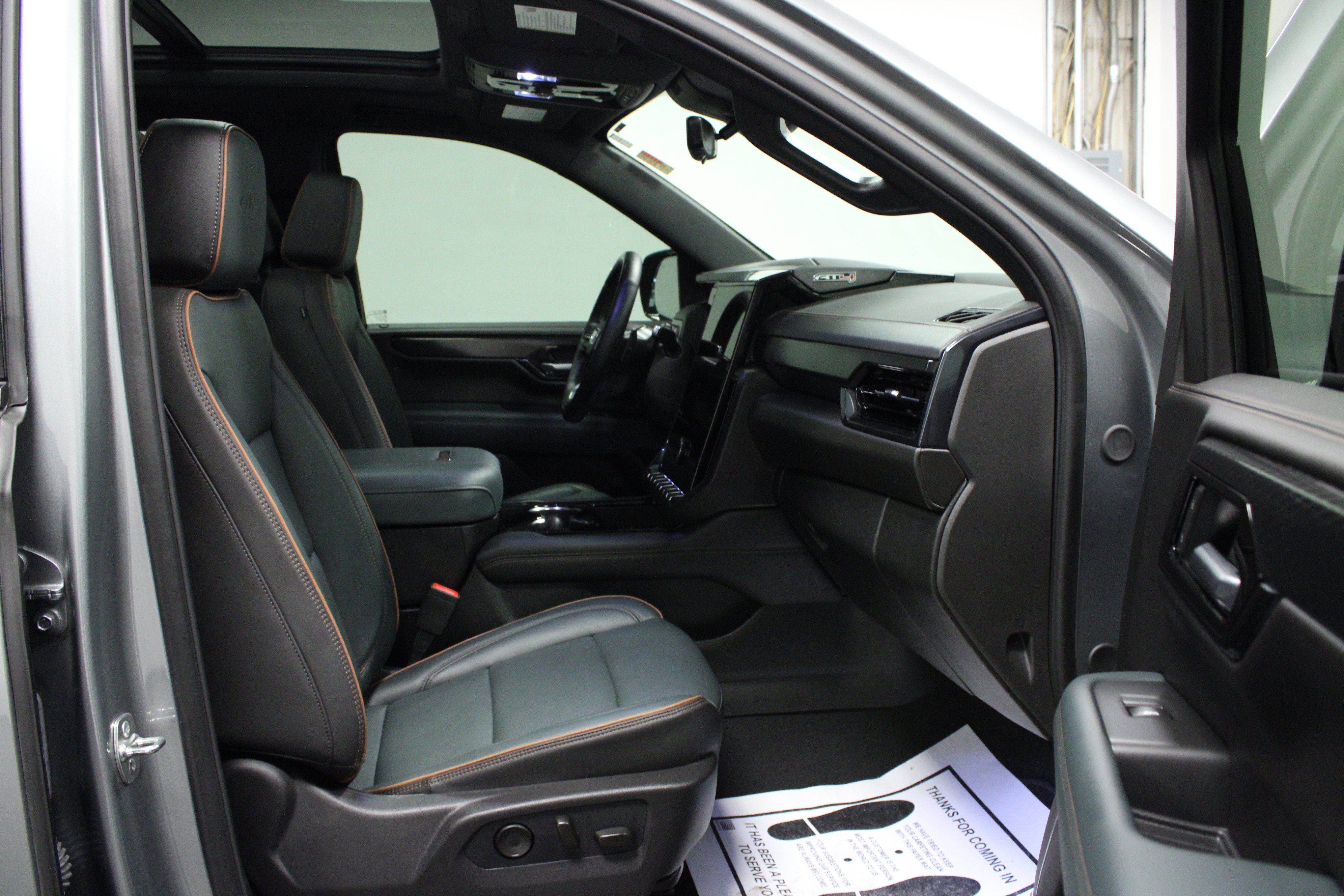 Used 2026 GMC Yukon AT4 w/ AT4 Premium Plus Package AWD/4WD image 18