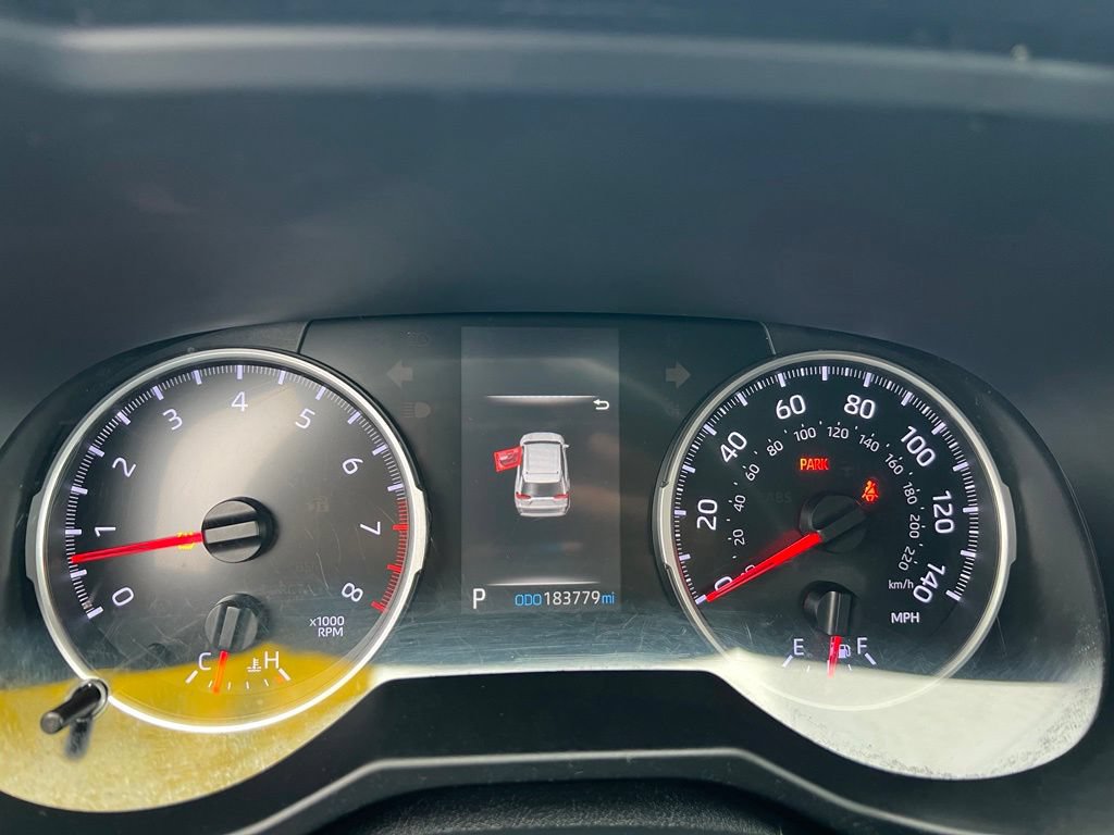Used 2020 Toyota RAV4 LE FWD image 40