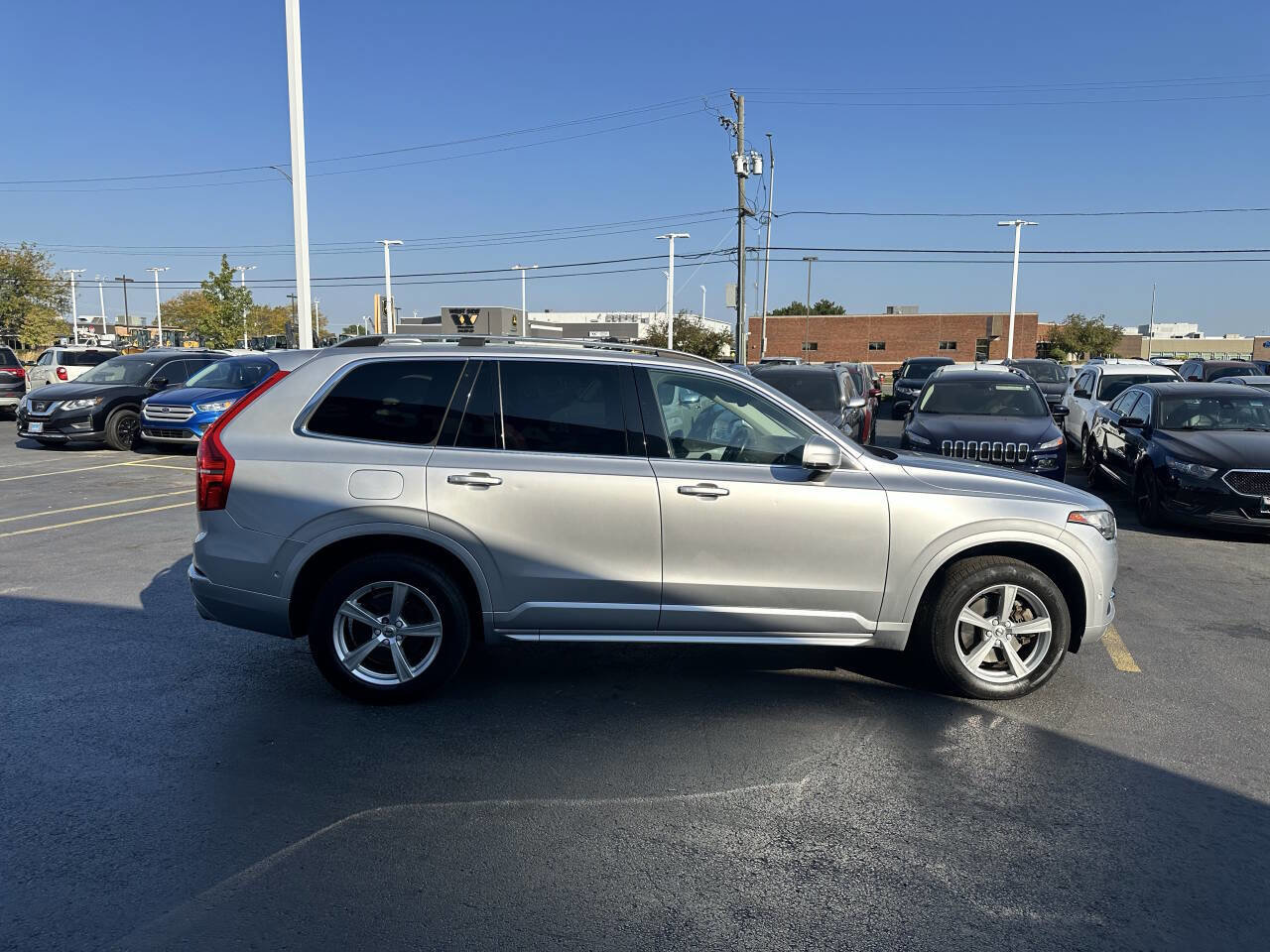 Used 2016 Volvo XC90 T5 Momentum image 9