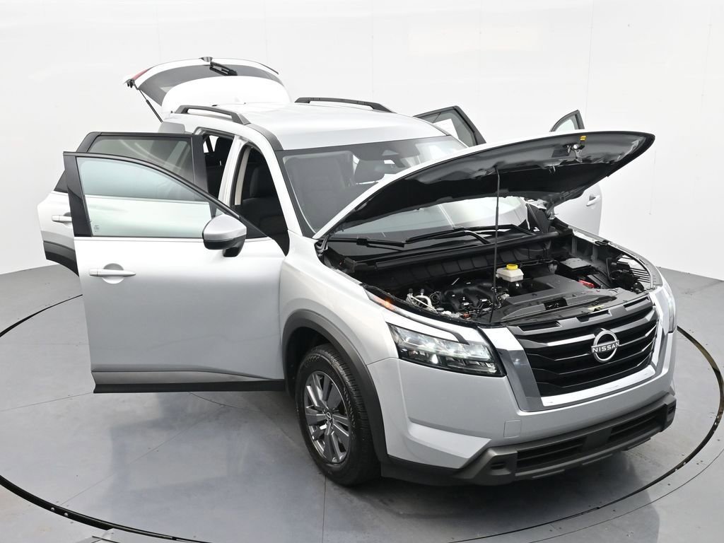 Used 2024 Nissan Pathfinder SV image 39