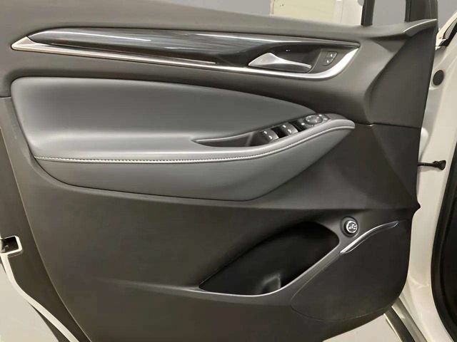 Used 2020 Buick Enclave Essence FWD image 18