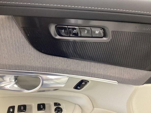 New 2026 Volvo XC90 T8 Ultra w/ Protection Package Premier image 17
