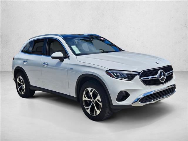 Used 2025 Mercedes-Benz GLC 350e 4MATIC image 3