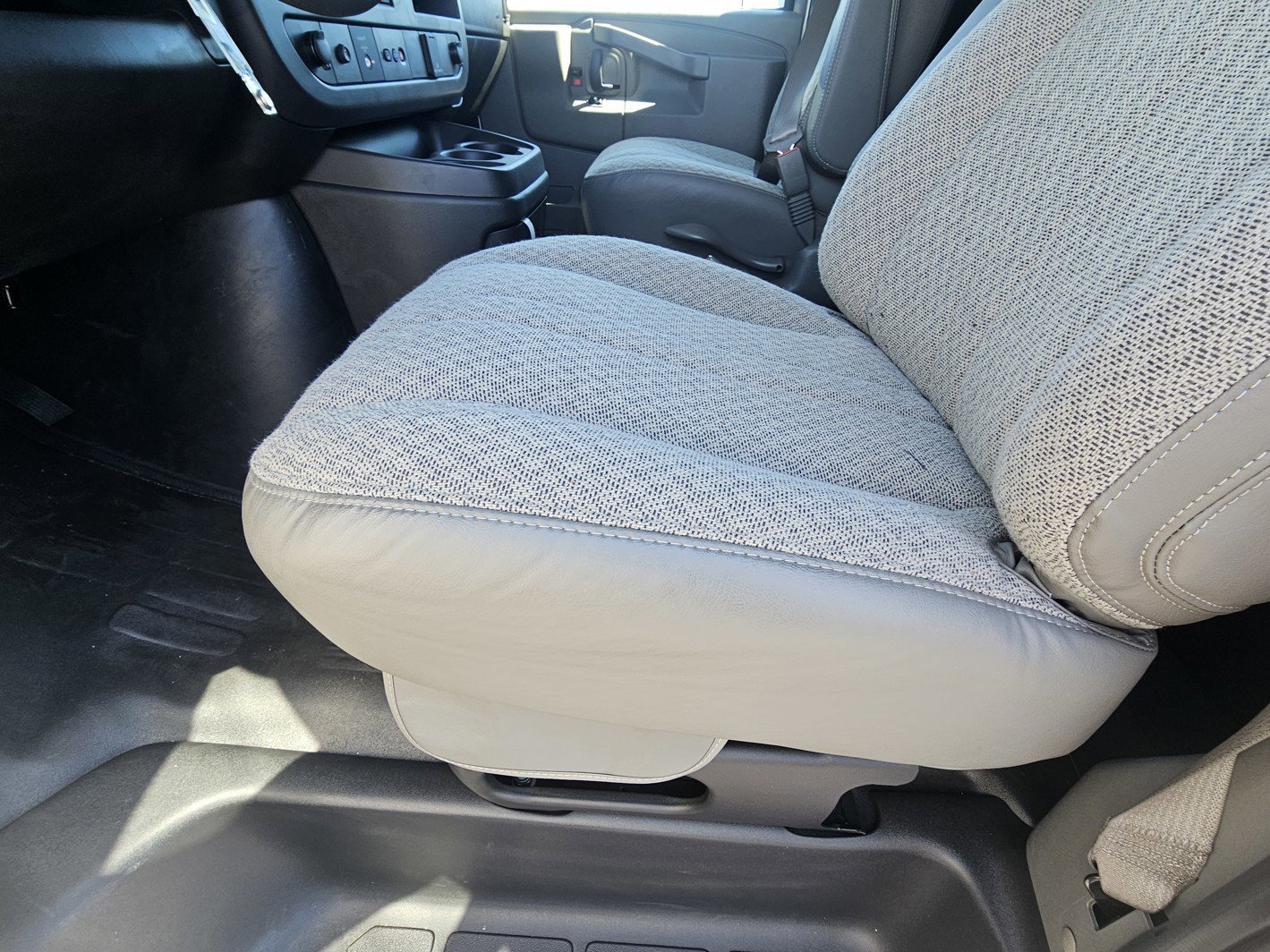 New 2024 Chevrolet Express 2500 w/ Driver Convenience Package RWD image 15