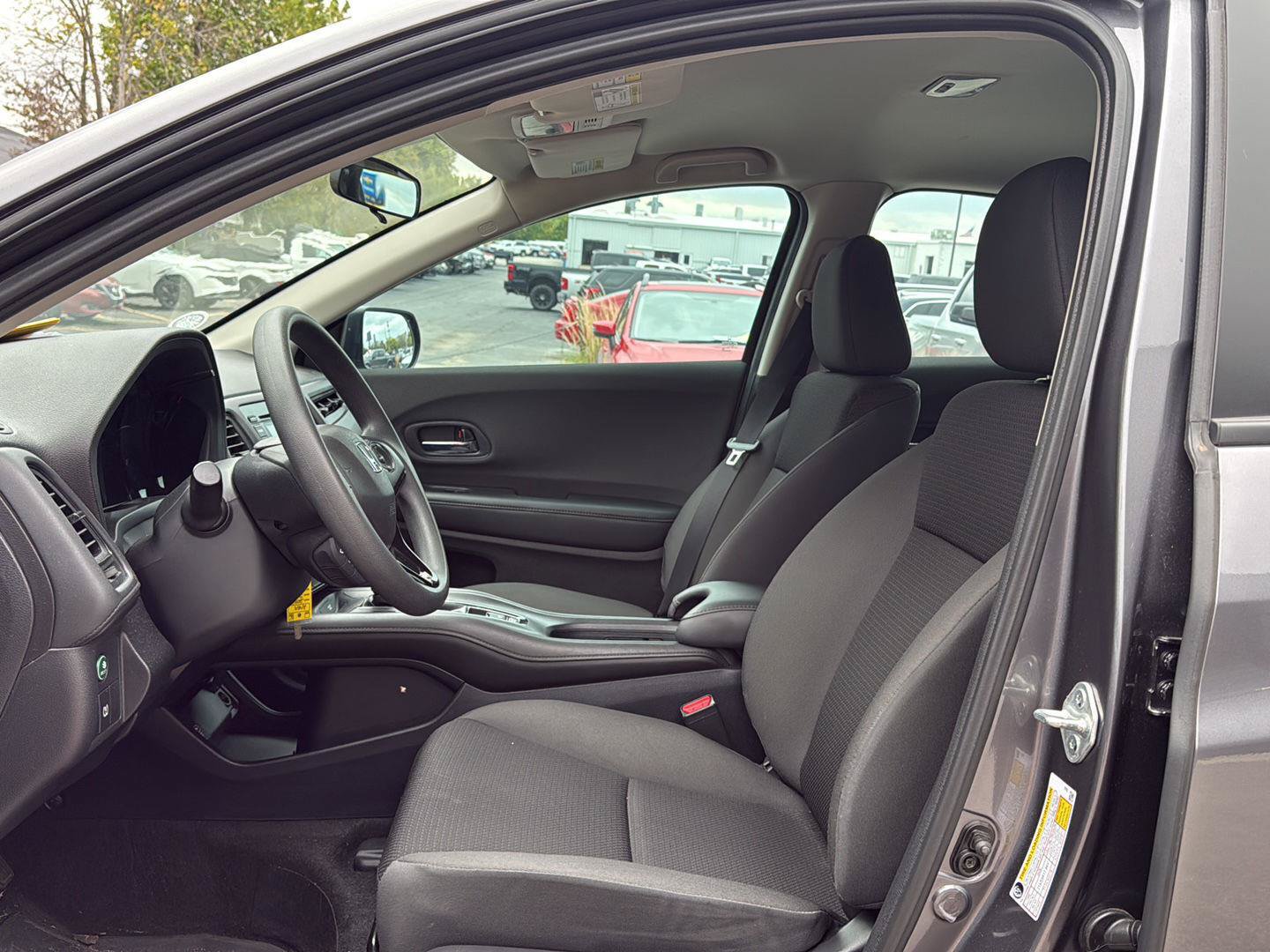 Used 2022 Honda HR-V LX image 9