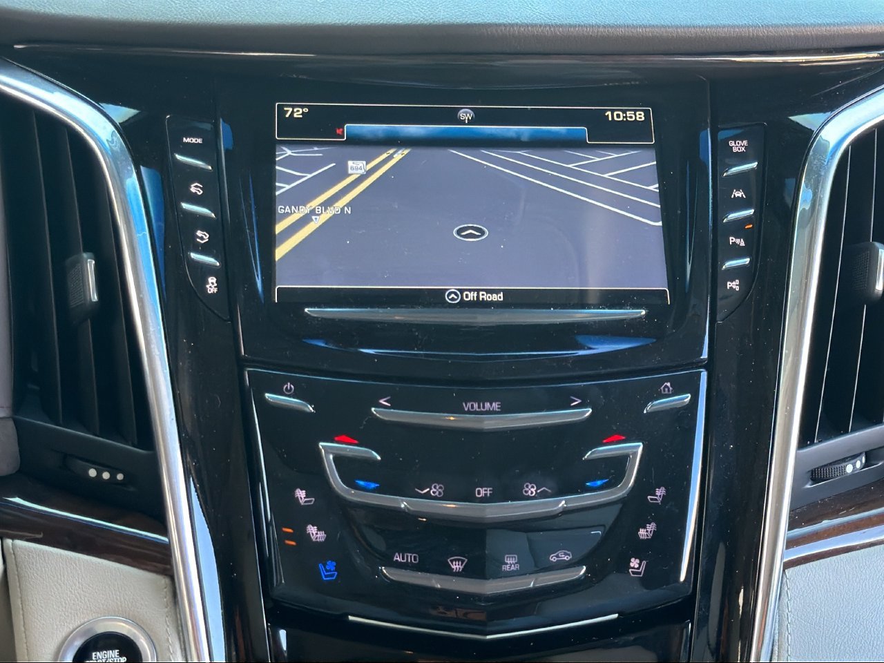 Used 2017 Cadillac Escalade Premium Luxury RWD image 16