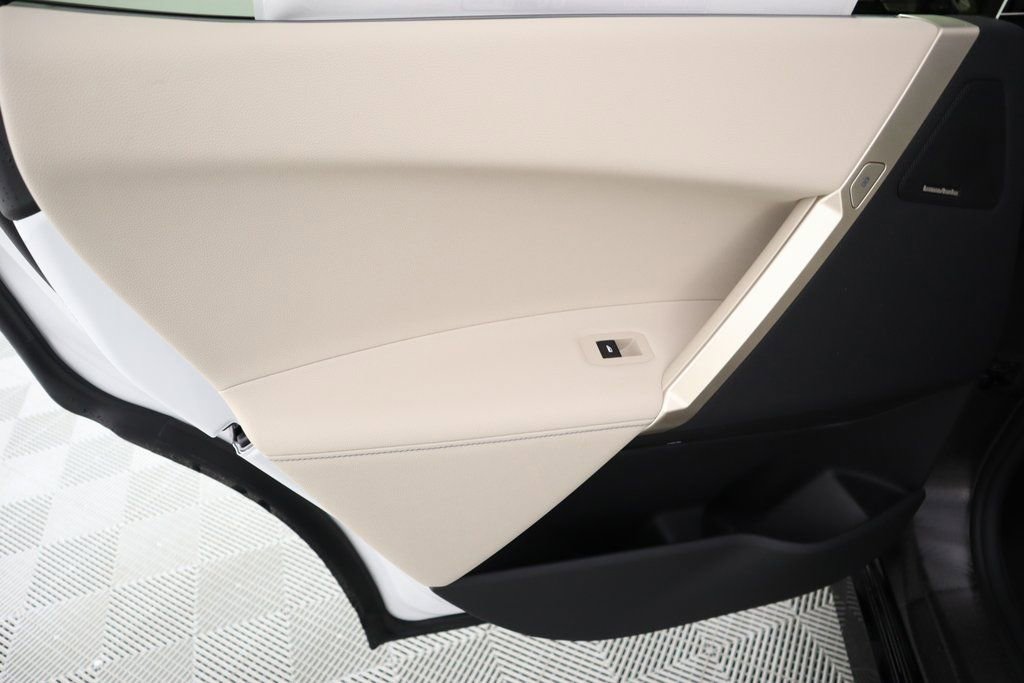 New 2025 BMW iX xDrive50 w/ Premium Package image 17