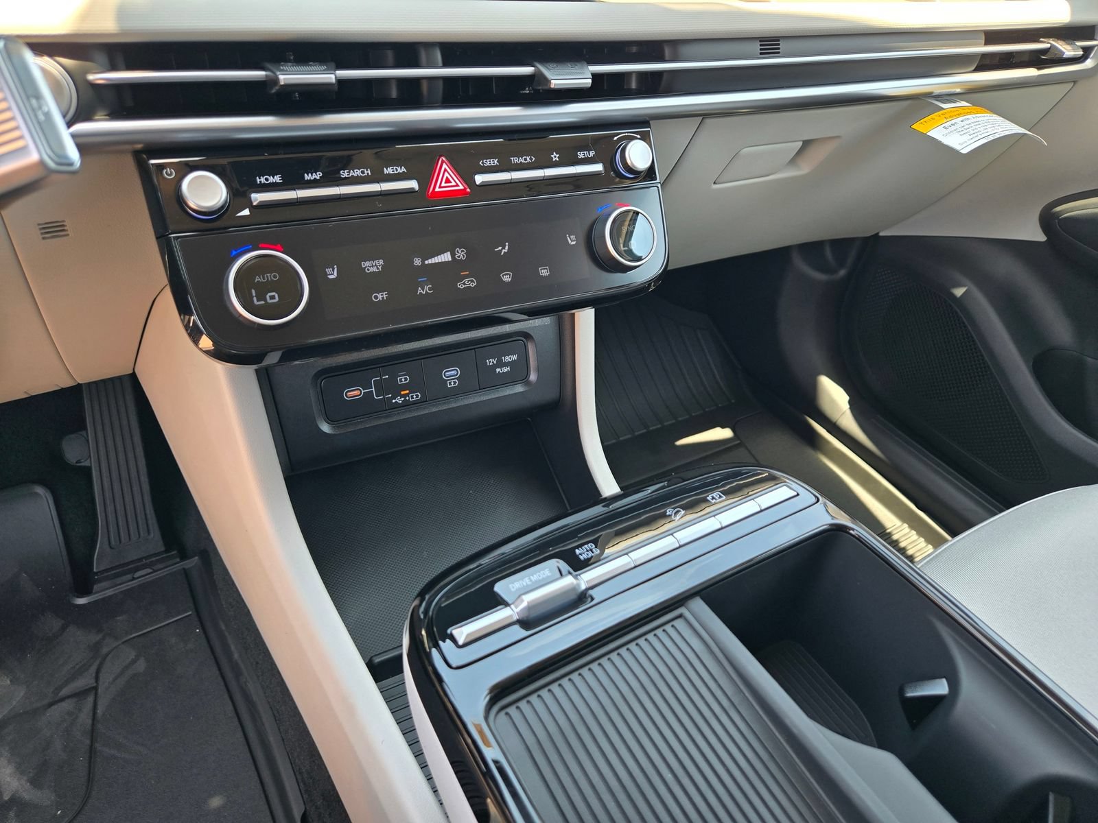 New 2026 Hyundai Tucson SEL FWD image 13