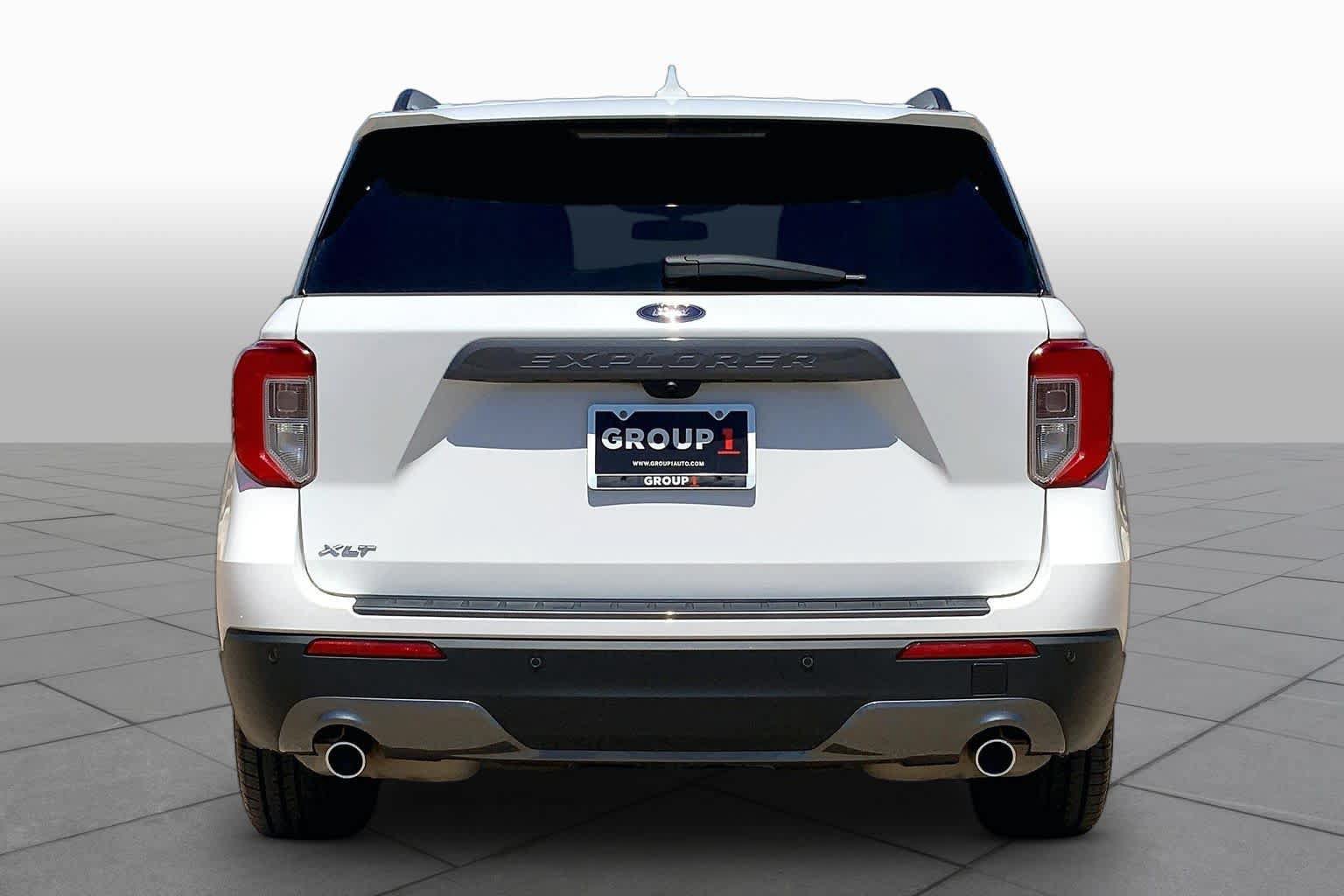 Used 2022 Ford Explorer XLT w/ Equipment Group 202A RWD image 5