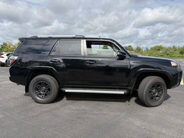 Used 2024 Toyota 4Runner SR5 Premium w/ Moonroof Package AWD/4WD image 15