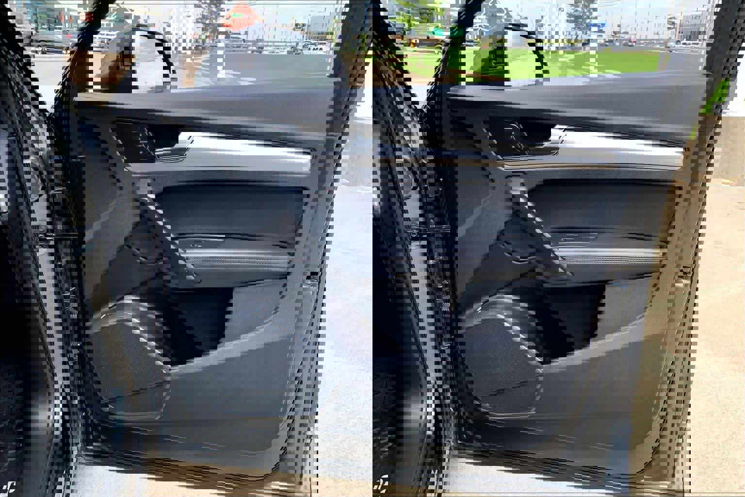 Used 2020 Audi Q5 2.0T Titanium Premium Plus w/ Premium Plus Package image 21