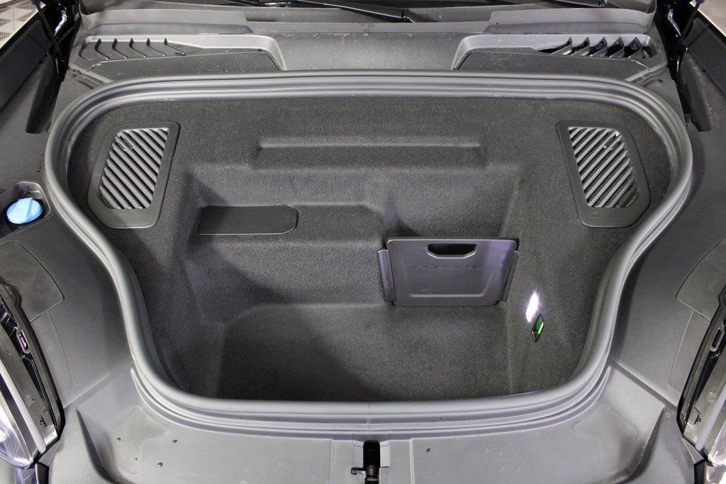 Used 2025 Porsche Macan Electric image 12