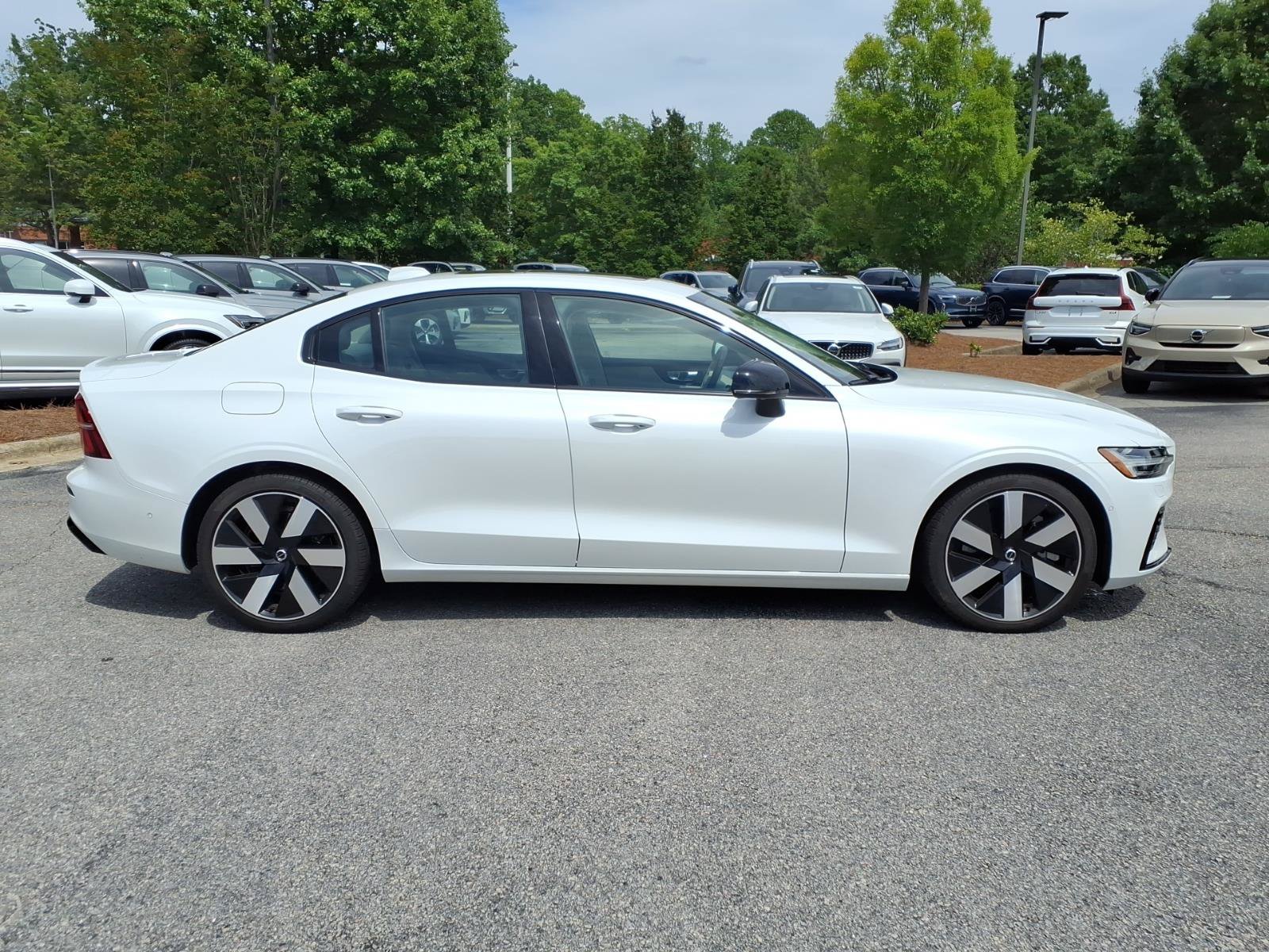 Used 2024 Volvo S60 T8 Ultimate w/ Climate Package AWD/4WD image 2