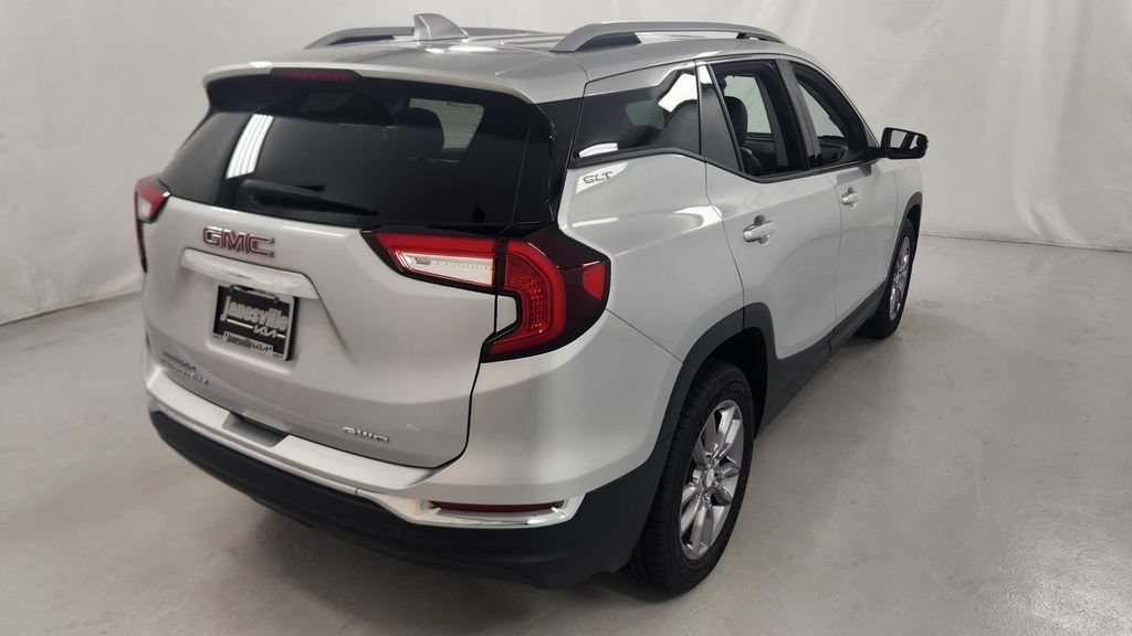 Used 2022 GMC Terrain SLT w/ LPO, Roadside Safety Package AWD/4WD image 3