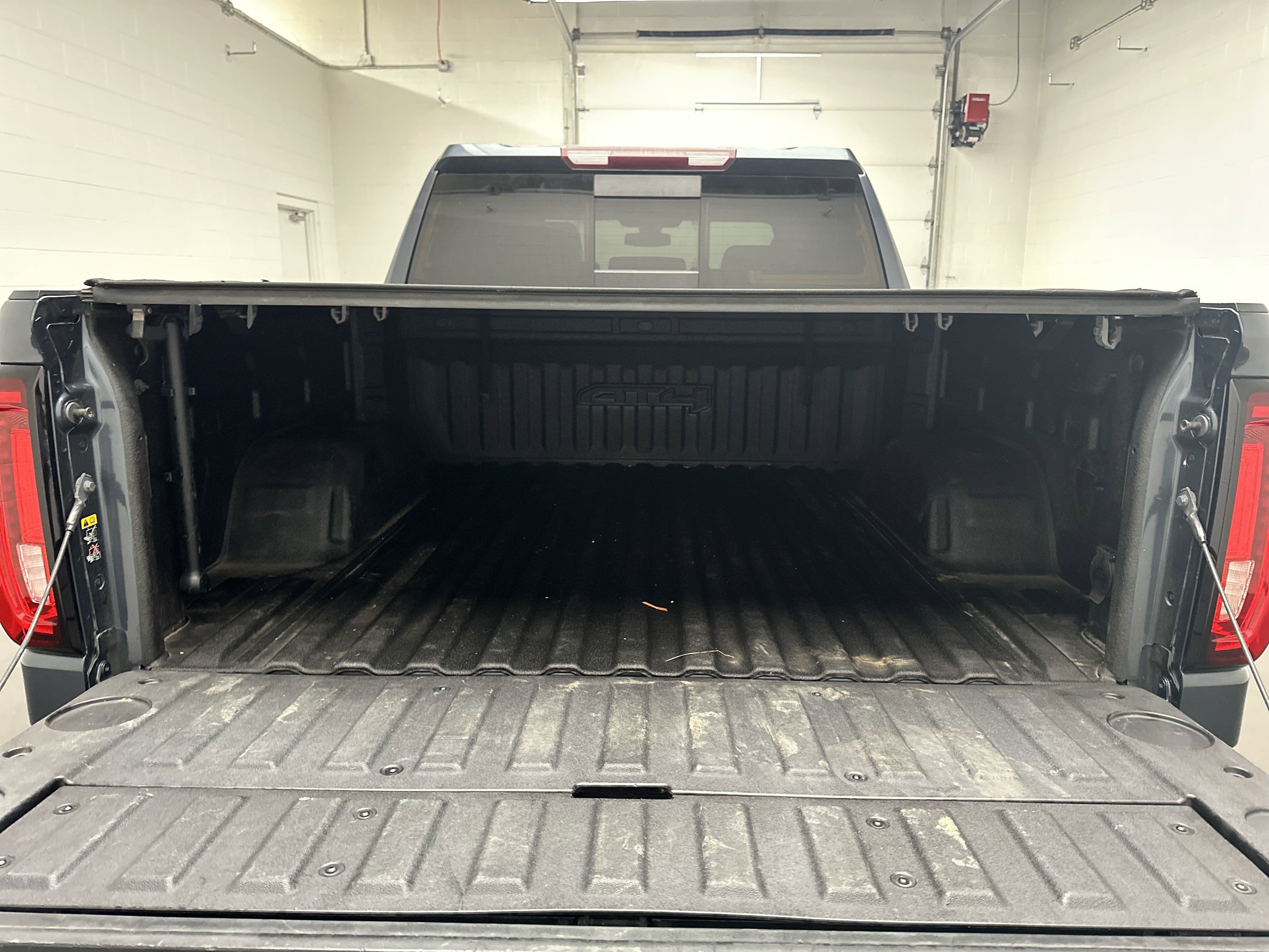 Used 2020 GMC Sierra 1500 AT4 w/ AT4 Preferred Package image 17