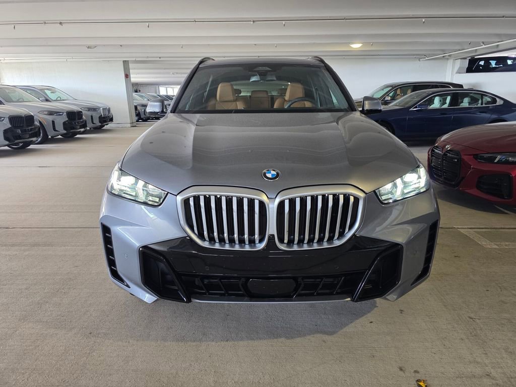New 2026 BMW X5 sDrive40i w/ M Sport Package RWD image 2