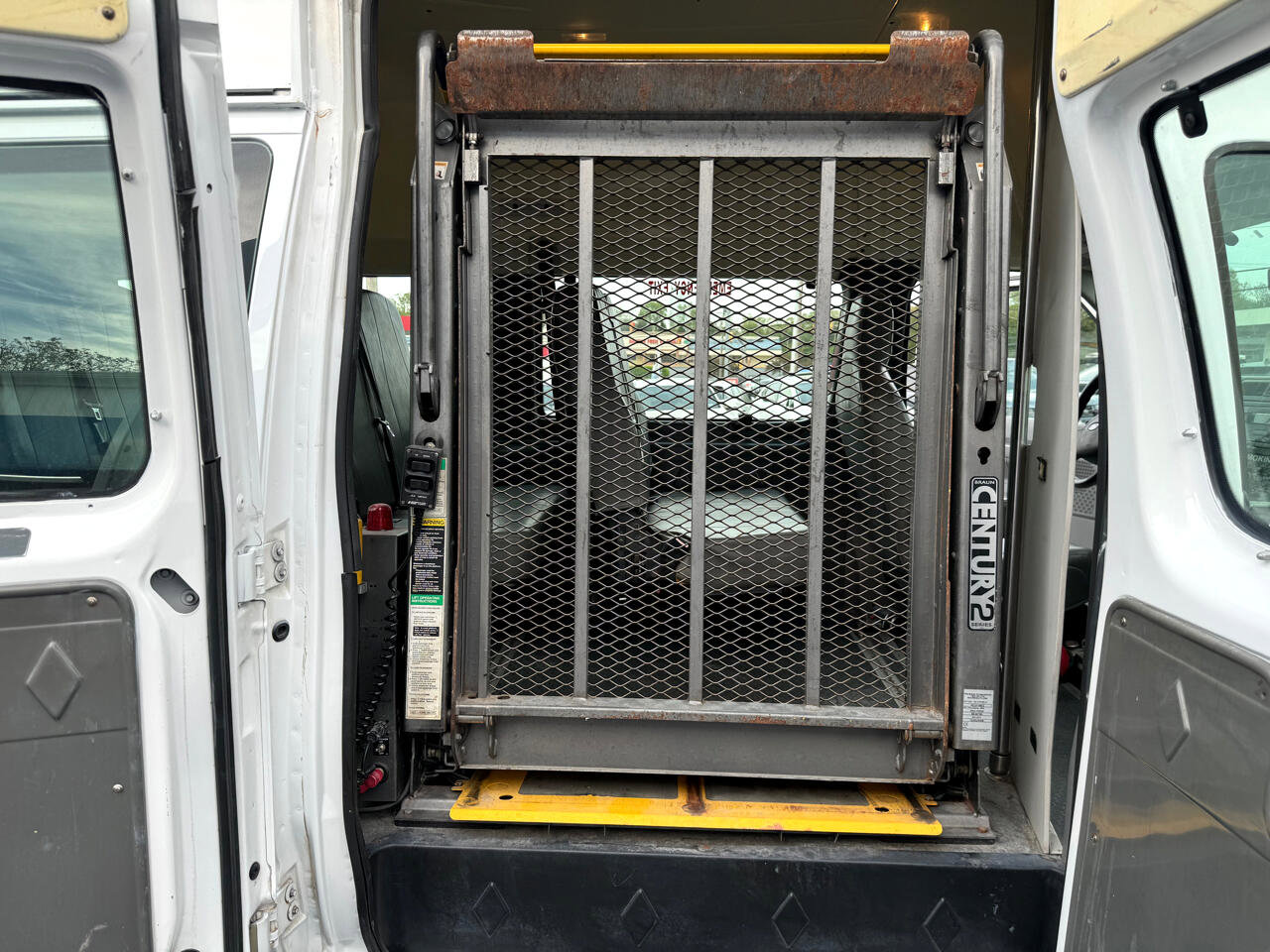 Used 2009 Ford E-250 and Econoline 250 Extended image 16