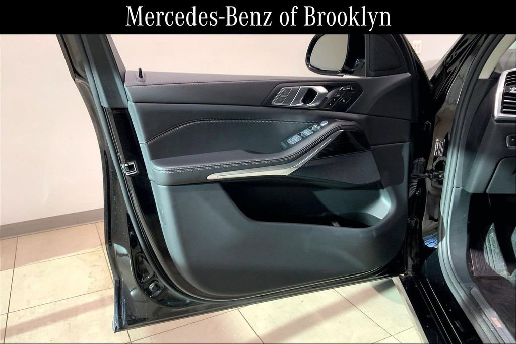 Used 2021 BMW X7 xDrive40i w/ Premium Package 2 image 22